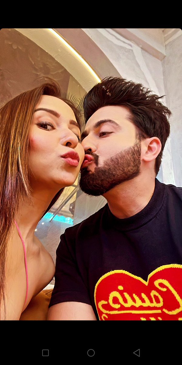 Happy valentine's day to the amazing couple ever 😍❤️
My god bless you all
Keep smiling stay blessed always King and his Queen ❤️
<a href="/DheerajDhoopar/">Dheeraj Dhoopar</a> 
<a href="/VinnyArora2/">Vinny Arora</a>