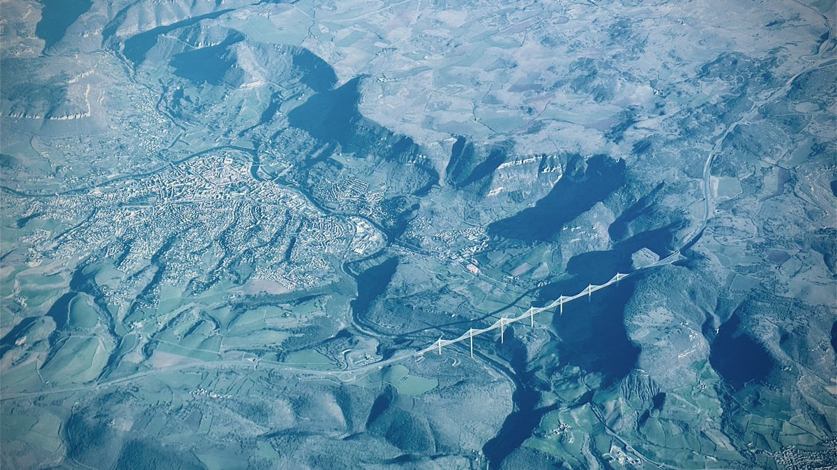 zepyaf's tweet photo. Viaduc de Millau hier en vol vers ABJ #AF702 https://t.co/GjBr3hgO3i