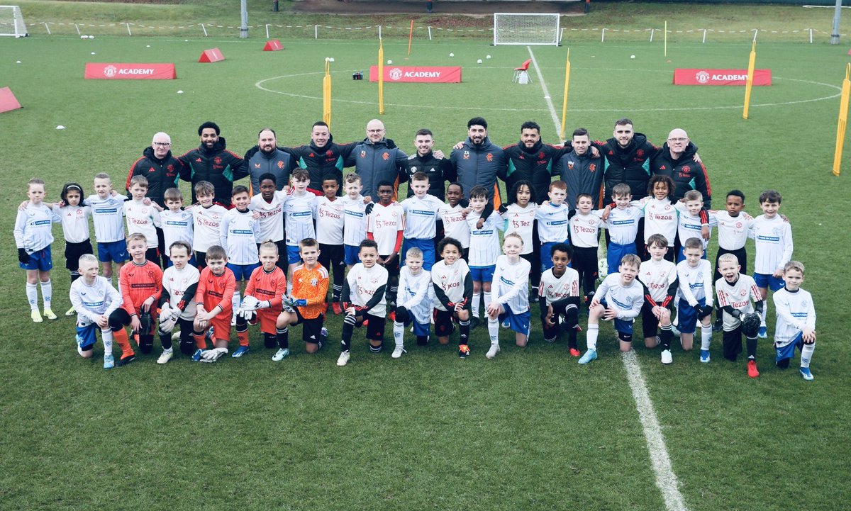 A unique experience for our players and coaching staff at the Hybrid Event in Manchester. Both clubs delivering sessions in the morning followed by 6V6 games in the afternoon. Credits to the Man Utd. staff members for creating such a positive & exciting learning environment.