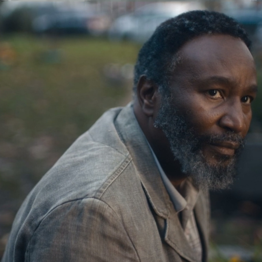 brinatello's tweet photo. The penultimate episode of #CriminalRecord ("The Sixty-Twos") airs today on @AppleTV+. Yesterday I watched a clip of #DanielHegarty (#PeterCapaldi) talking to Errol's father, #ReggieMathis (#PatriceNaiambana), and clearly having much more vulnerability. π https://t.co/xuxVMK4qmt https://t.co/gmwTauyQuF
