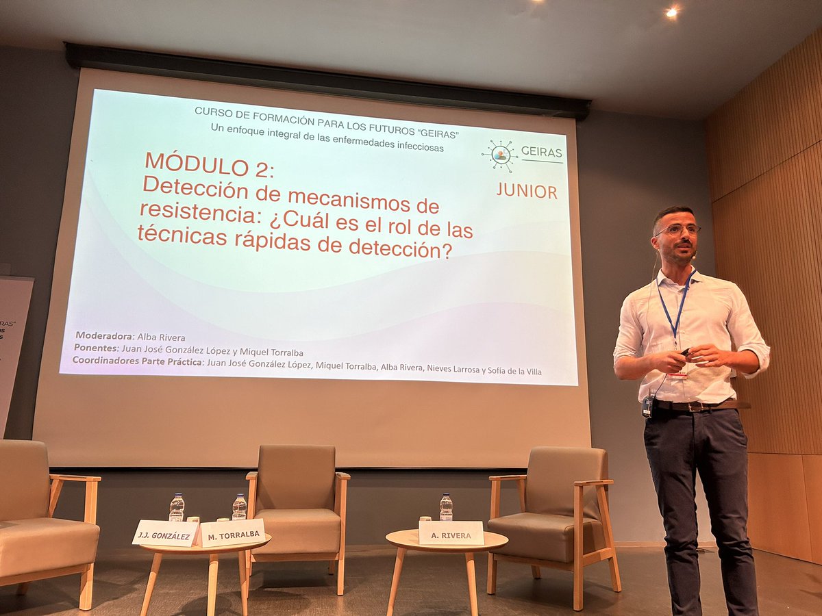 GEIRAS_SEIMC's tweet image. Seguimos avanzando con la micro!! Detección de mecanismos de resistencia con Juanjo González y Miquel Torralba @GemaraSeimc @SEIMC_ 
#cursogeirasjunior