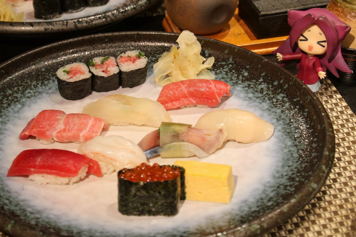 『飛鳥Ⅱ』の船内にあるお寿司屋さん海彦さんへ行って来ました‼︎
念願の'橿原'を注文しました‼︎
どのお寿司も美味しく素敵な時間を過ごさせて頂きました‼︎
まだ乗船したら頂きたいです‼︎