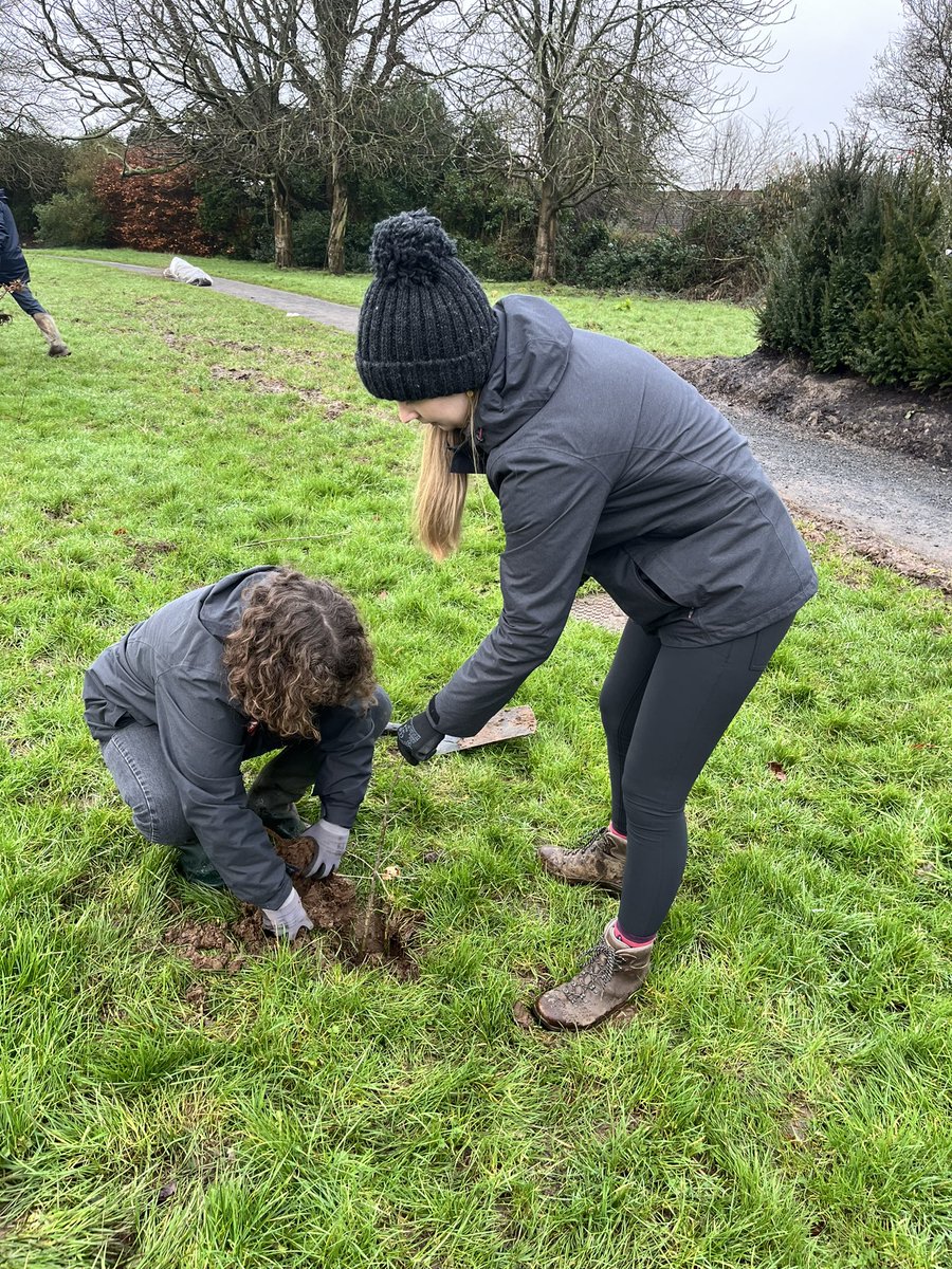 Our Date With Nature 💚 this Valentine’s Day, the Sustainability Team have been joined by staff, students and Sans Souci Residents to plant saplings in Malone Playing Fields! Any excuse to plant saplings and get out in nature 🌱🌳 #QUBSustainability #climateaction