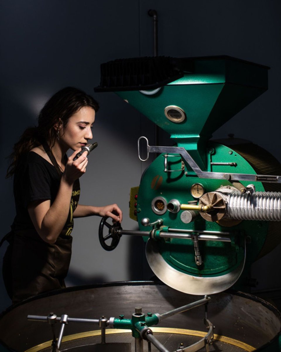 millennialEs's tweet photo. La maquinaria y los procesos productivos son el motor de tu empresa. Capturamos su esencia en acción, reflejando la innovación y eficiencia que te distingue. 🛠️📸 #FotografíaIndustrial #MillennialB2B #fotografiapublicitaria https://t.co/XcteT5own6
