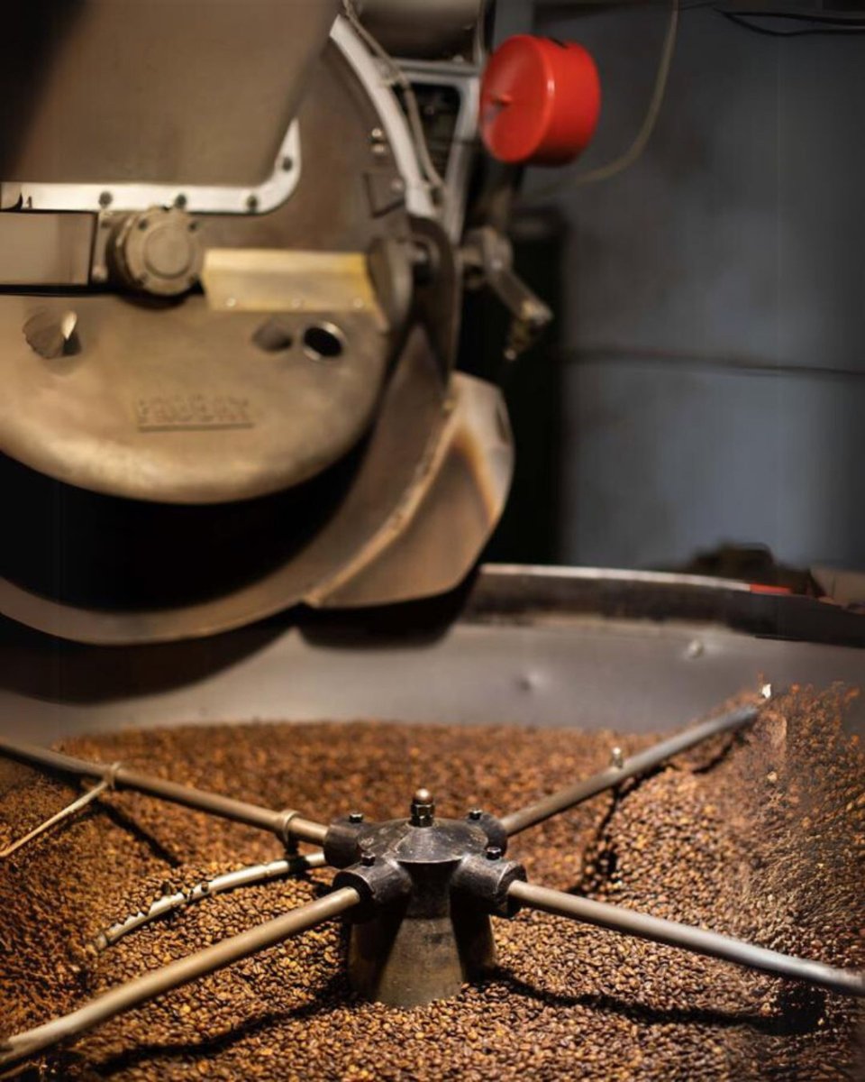 millennialEs's tweet photo. La maquinaria y los procesos productivos son el motor de tu empresa. Capturamos su esencia en acción, reflejando la innovación y eficiencia que te distingue. 🛠️📸 #FotografíaIndustrial #MillennialB2B #fotografiapublicitaria https://t.co/XcteT5own6