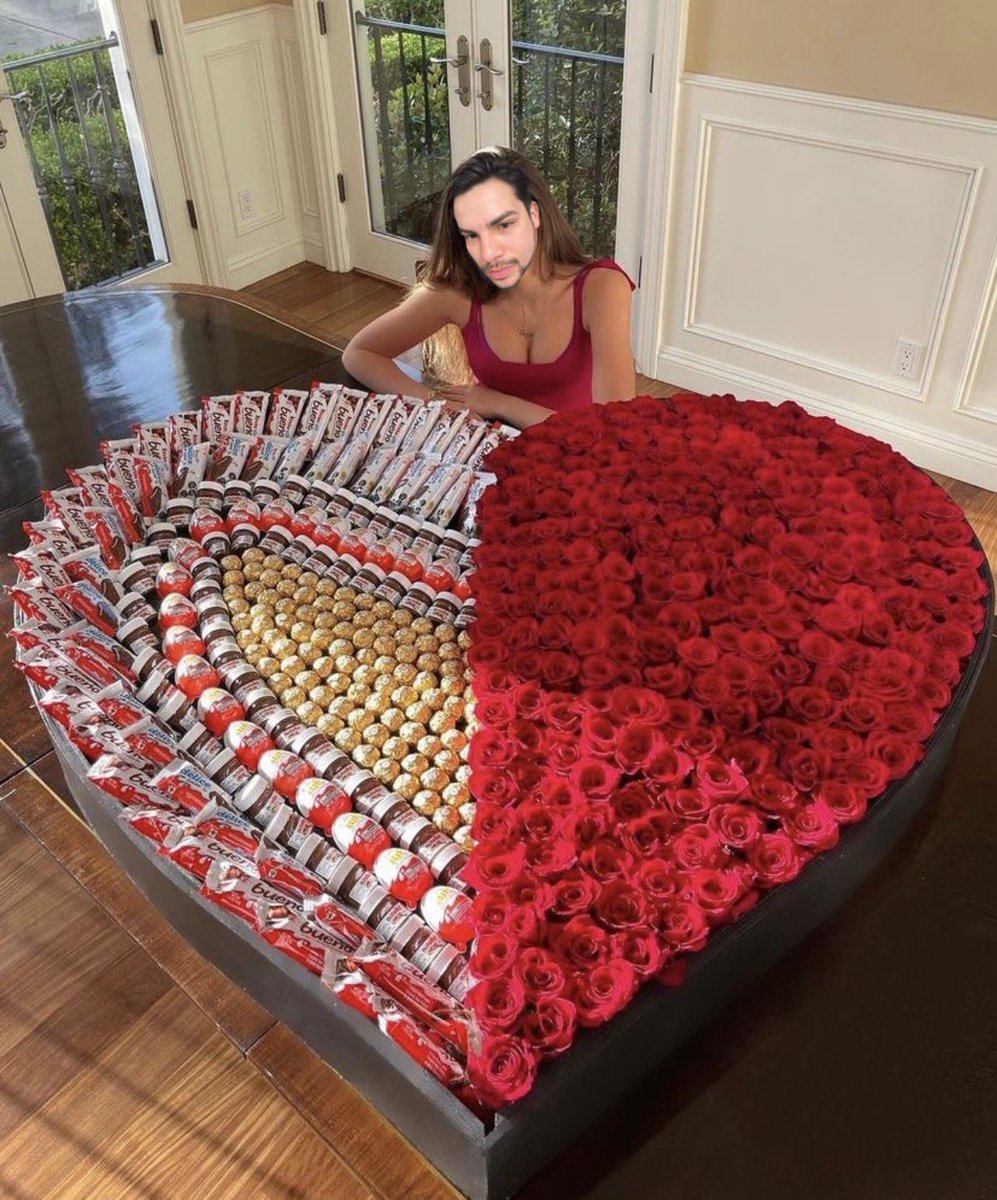 soyBenig's tweet photo. #HappyValentine a mi me sorprendieron así, y a ustedes? https://t.co/UqEMKGCH6f