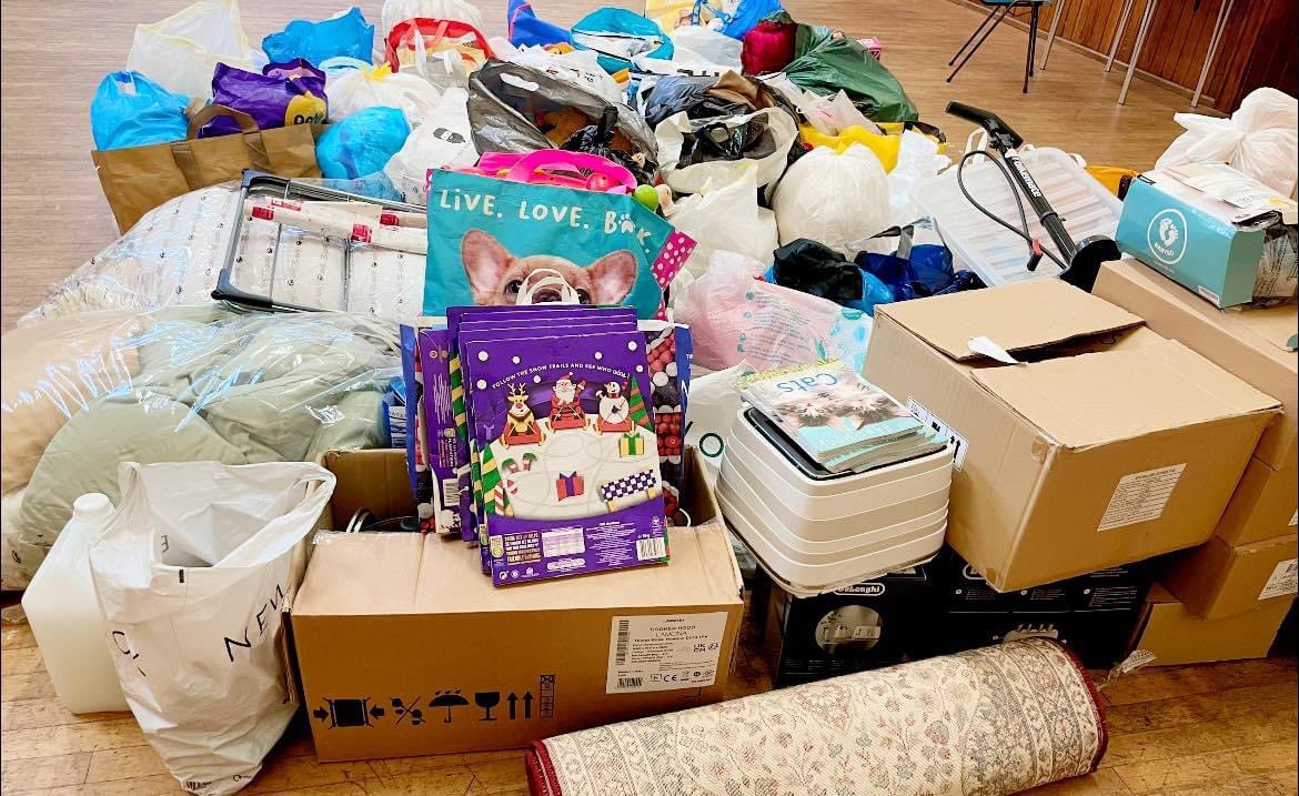 This all🤩(Warm winter clothing, kids clothes, nappies, baby milk, bedding, duvets, microwave and other kitchen equipment)#going #out to those in need #today🙌

Also the #Winter #Warmer #Packs for those struggling to heat their homes due to the energy related costs

#costofliving