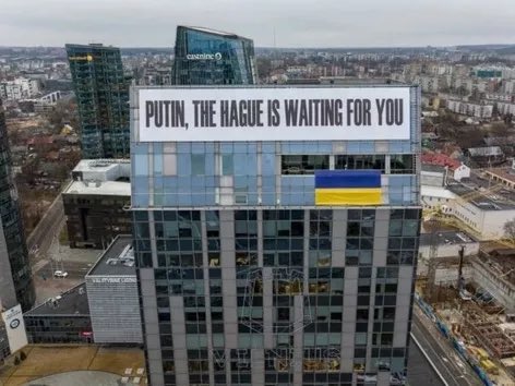 Roses are red
Violets are blue