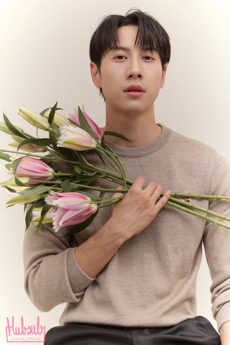 hubsub_official's tweet photo. Bright Rapheephong - Valentine with #BrightRPP (ฝันดี Ver.) 

https://t.co/UsBgw8PzPZ

Happy Valentine Day 💖💐✨ 

#BrightRapheephong #ไบร์ทรพีพงศ์ https://t.co/cue1t75M2T