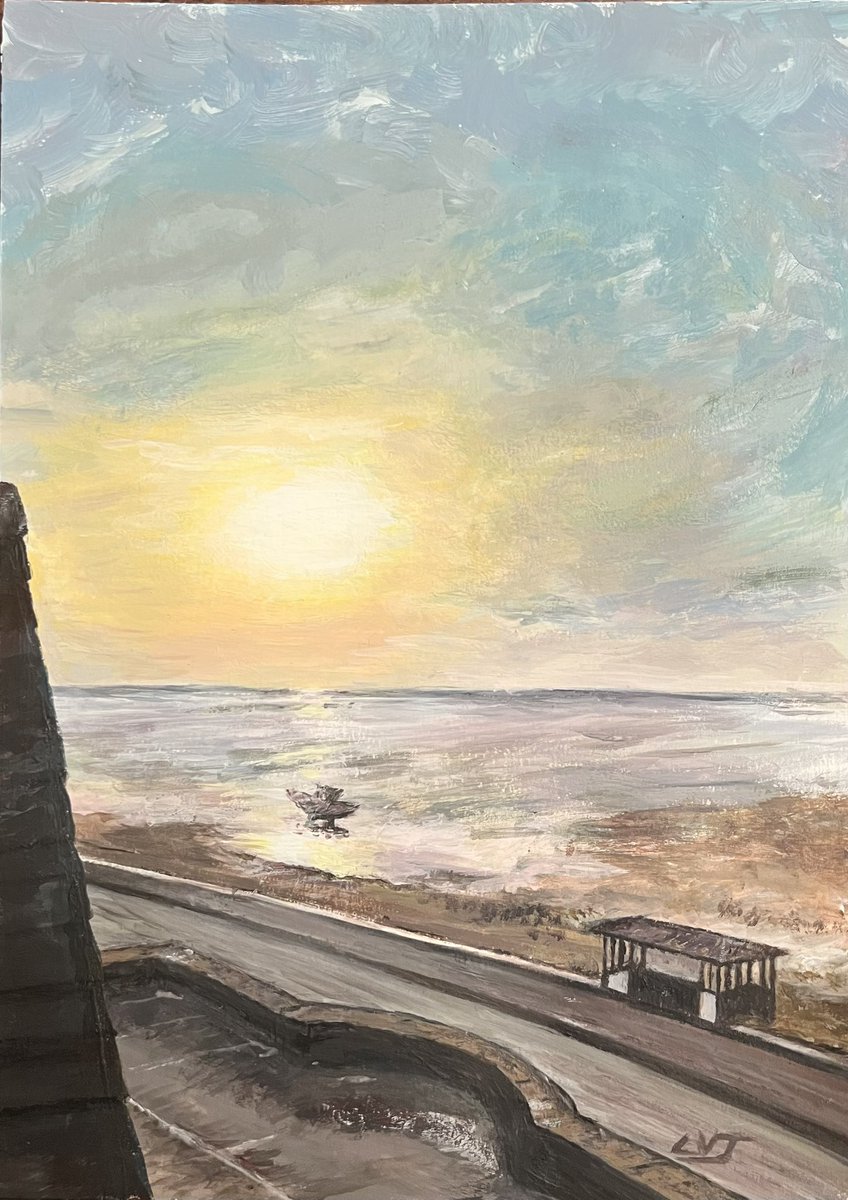 I really enjoyed my recent stay at <a href="/RoslinBeach/">Roslin Beach Hotel</a> 
The morning sunrise from the Mulberry Suite was so beautiful that I just had to paint it!
Been practicing for about a month after being encouraged by a friend &amp; went on a workshop at 
<a href="/create98leigh/">Create98</a> 
#acrylicpaint #southendonsea