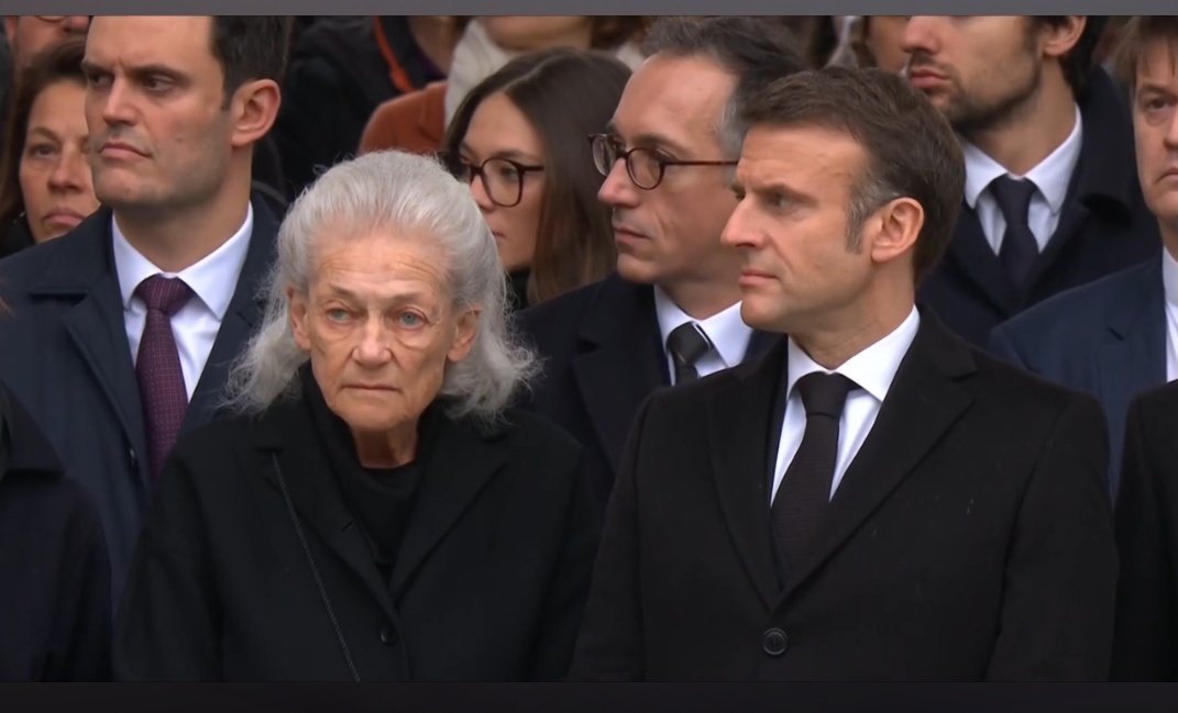 Cette image, ce jour, si Le Pen ou Melenchon avait été élu en 2022, n'existerait pas. Ça doit tous nous interroger.
#Badinter #HommageNational