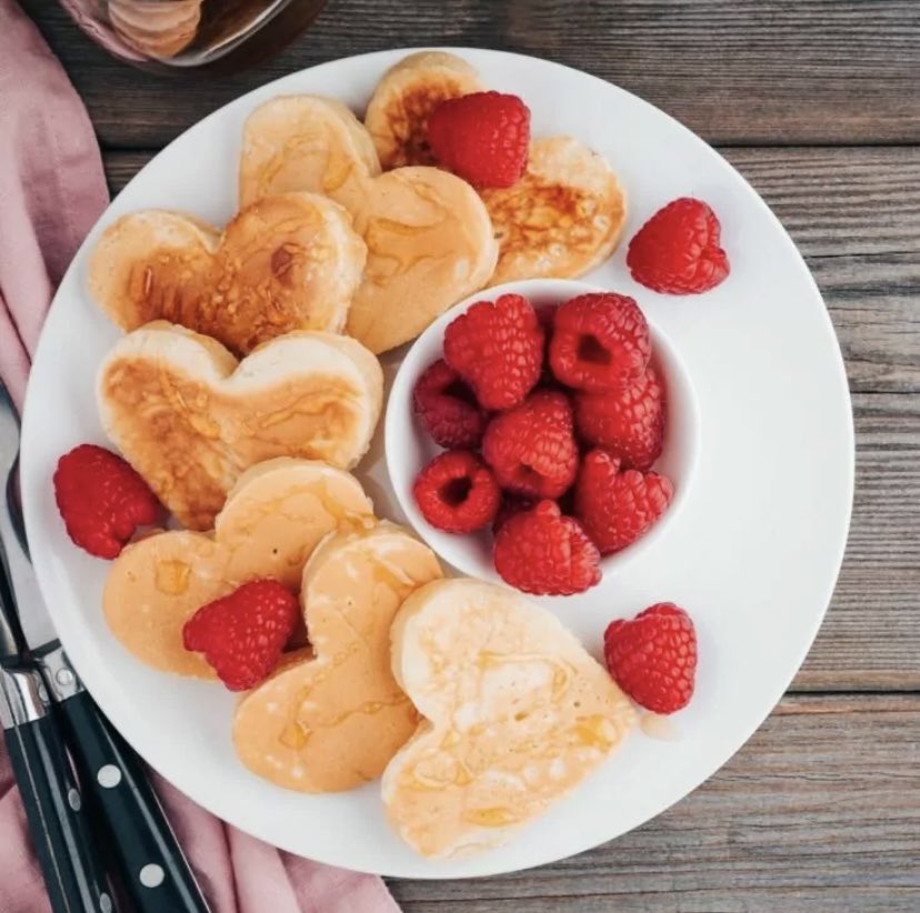 PancakeHouse46's tweet photo. Happy Valentine’s Day🌹❤️ We hope many of you can join us today and spread the love. We’ll again be open until later in the evening so you can have something from us for dinner!! https://t.co/MklSTzqC1p