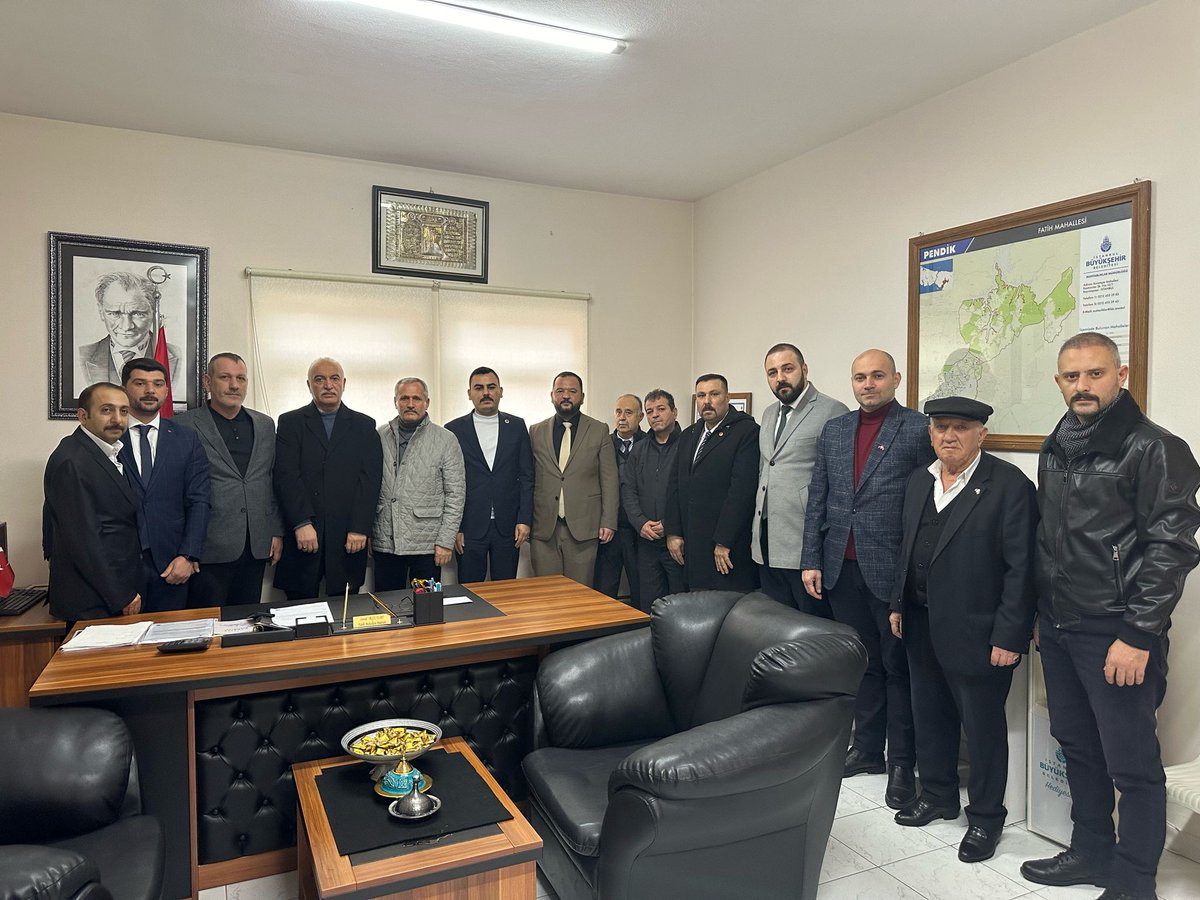 MHPpendik_'s tweet photo. Genel Başkanımız Sayın Devlet Bahçeli’nin Talimatları ile “CUMHUR BİZİM, TÜRKİYE HEPİMİZİN”, Temalı çalışmalarımız doğrultusunda;  İl Başkan Yardımcımız Sn. Muharrem KIR, İl Yöneticimiz Sn. Metehan YURTBAŞI, İlçe Yöneticilerimiz, Bölge Başkanımız ve Mahalle Başkanlarımız Fatih Mahallesi Muhtarı Sn. İsmail YEŞİLYURT'u ziyaret ettiler.  

Muhtarımıza misafirperverlikleri için teşekkür ediyoruz. 

@sertel_selim
@YasarKaba17
@hakanaslan1968
@_MHPistanbul_
@MHP_Bilgi

#sanadeğerpendik #milliyetçihareketpartisi #mhppendik #pendikmhp #mhpistanbul #Türkgün #CumhurBizimTürkiyeHepimizin #PendikBizimTürkiyeHepimizin