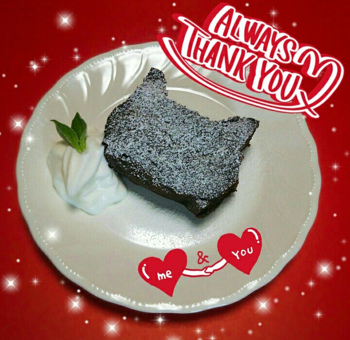 何年か前に作った、ねこかんむり型のガトーショコラ😸
食べられないけどハッピーバレンタイン💓