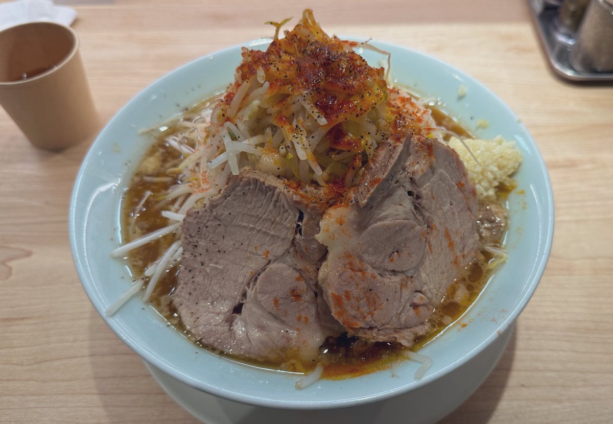 _manedora_'s tweet photo. 半年ぶりの二郎。中国で食べれるとは。美味でした。これは通う。
益二郎 https://t.co/IsH6ixC6Vj