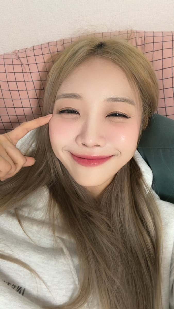 yulmu_223's tweet photo. 에이미 얼굴묘사 왤케 잘해 ㅋㅋㅋㅋㅋ
망구                           놉
도희                           제이제이 https://t.co/mWpT2SAJao