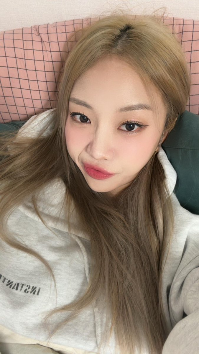 yulmu_223's tweet photo. 에이미 얼굴묘사 왤케 잘해 ㅋㅋㅋㅋㅋ
망구                           놉
도희                           제이제이 https://t.co/mWpT2SAJao