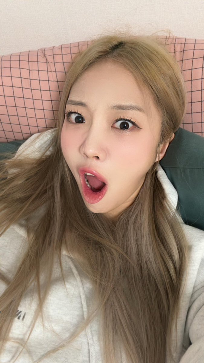 yulmu_223's tweet photo. 에이미 얼굴묘사 왤케 잘해 ㅋㅋㅋㅋㅋ
망구                           놉
도희                           제이제이 https://t.co/mWpT2SAJao