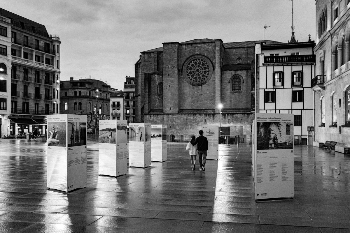 Jakiunde - Zientza, Arte eta Letren Akademia (@jakiunde) on Twitter photo Escucha a las académicas Iciar Astiasarán, Conchi de la Rúa y Aran Garcia-Lekue en "Hoy por hoy Donostia" con motivo de la expo "24 mujeres en las ciencias, artes y letras", organizada por Jakiunde con fotos y vídeos de Marina Palacio.
<a href="/marinapbur/">Marina Palacio</a>
cadenaser.com/embed/audio/46… Escucha a las académicas Iciar Astiasarán, Conchi de la Rúa y Aran Garcia-Lekue en "Hoy por hoy Donostia" con motivo de la expo "24 mujeres en las ciencias, artes y letras", organizada por Jakiunde con fotos y vídeos de Marina Palacio.
<a href="/marinapbur/">Marina Palacio</a>
cadenaser.com/embed/audio/46…