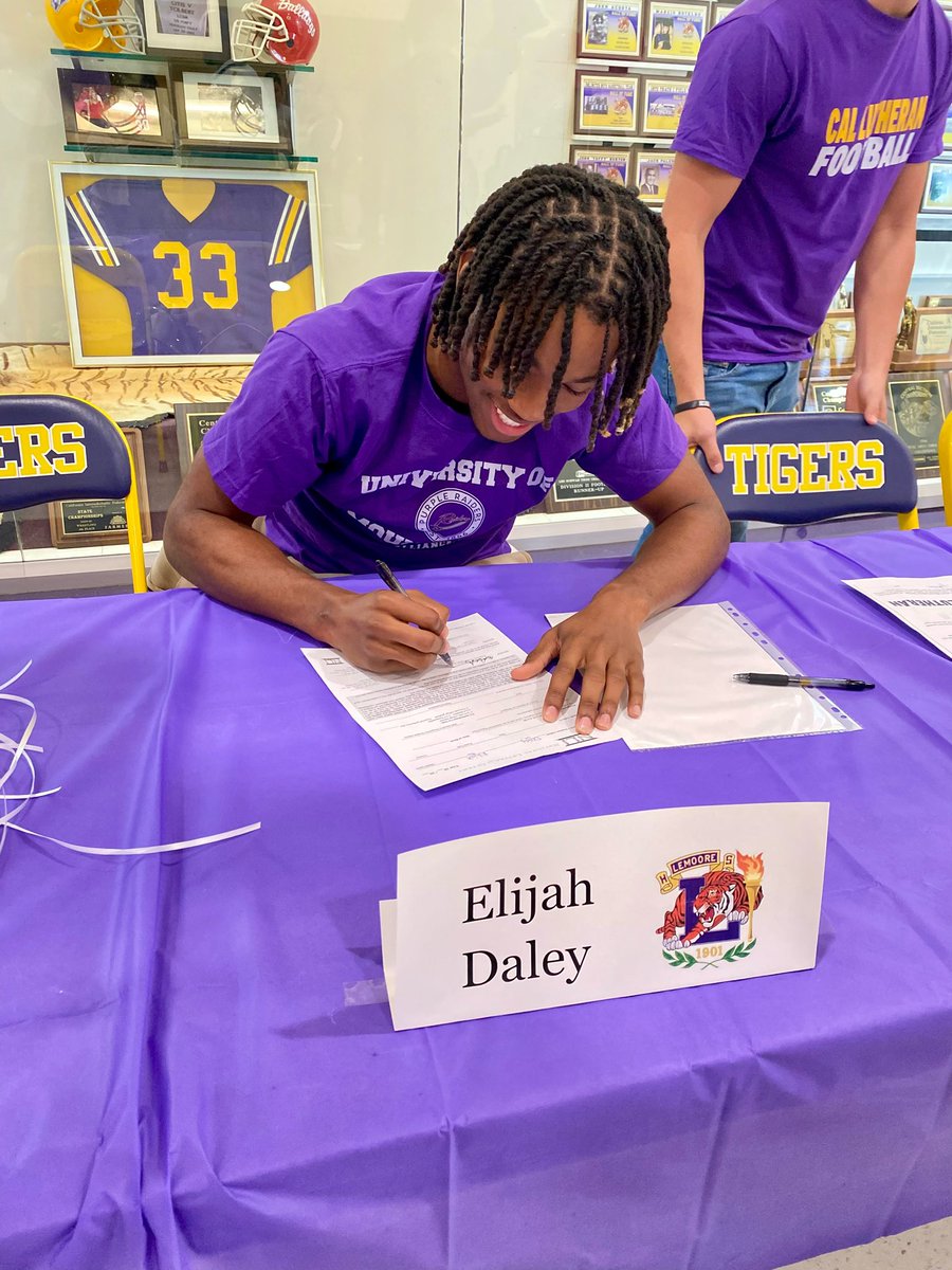 Elijah Daley (@theelijahdaley) on Twitter photo AGTG. I am 100% committed to the University of Mount Union, Beyond greatful to be handed this opportunity much love to all my supporters ❤️🙌🏽🙌🏽🙌🏽 - only up from here. <a href="/MountUnionFB/">Mount Union Football</a> <a href="/purpleraiders/">Mount Union Purple Raiders</a> <a href="/CoachCPPearce/">Calvin Pearce 🏈</a> <a href="/BrandonHuffman/">Brandon Huffman</a> <a href="/jciv_/">Coach Campbell IV</a> <a href="/HighLemoore/">Lemoore High School Football</a> <a href="/DAUSBERRY2525/">David Ausberry Jr</a> <a href="/CoachPatworks/">Coach Pat Simon</a> AGTG. I am 100% committed to the University of Mount Union, Beyond greatful to be handed this opportunity much love to all my supporters ❤️🙌🏽🙌🏽🙌🏽 - only up from here. <a href="/MountUnionFB/">Mount Union Football</a> <a href="/purpleraiders/">Mount Union Purple Raiders</a> <a href="/CoachCPPearce/">Calvin Pearce 🏈</a> <a href="/BrandonHuffman/">Brandon Huffman</a> <a href="/jciv_/">Coach Campbell IV</a> <a href="/HighLemoore/">Lemoore High School Football</a> <a href="/DAUSBERRY2525/">David Ausberry Jr</a> <a href="/CoachPatworks/">Coach Pat Simon</a>