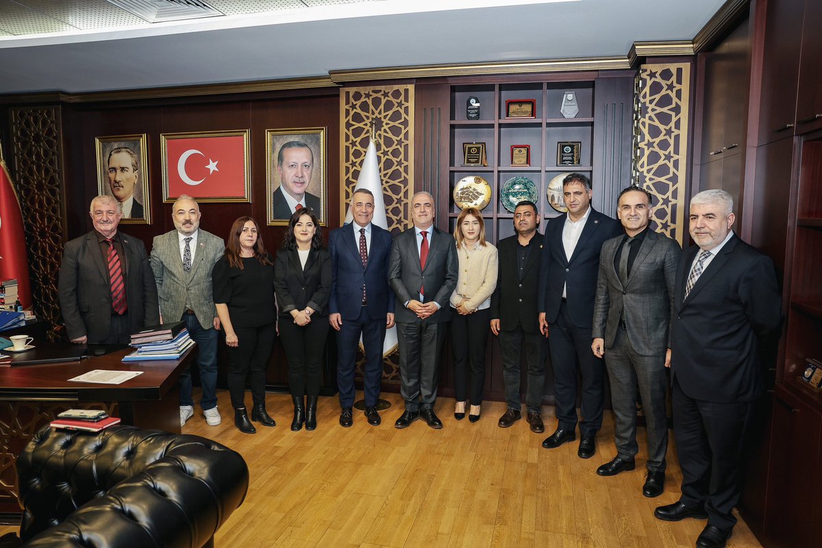 Sultangazi Belediye Başkanı Abdurrahman Dursun ile bir araya geldik. Sultangazi’mizin geleceği üzerine sohbet ettik. 

Demokratik yarışımızda kendisine başarılar dilerim.