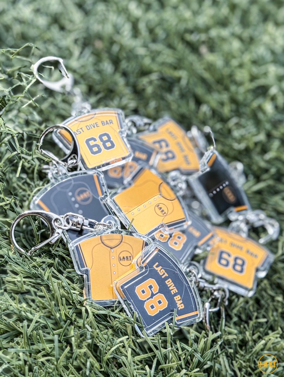 LastDiveBar's tweet photo. The creator behind our awesome @gamedaykeychain giveaway? 

None other than Kadence Neuse…Mr Sheldon Neuse’s amazing wife. 

We are super happy to have partnered with them on our current giveaway contest. https://t.co/7fGqIiWq66