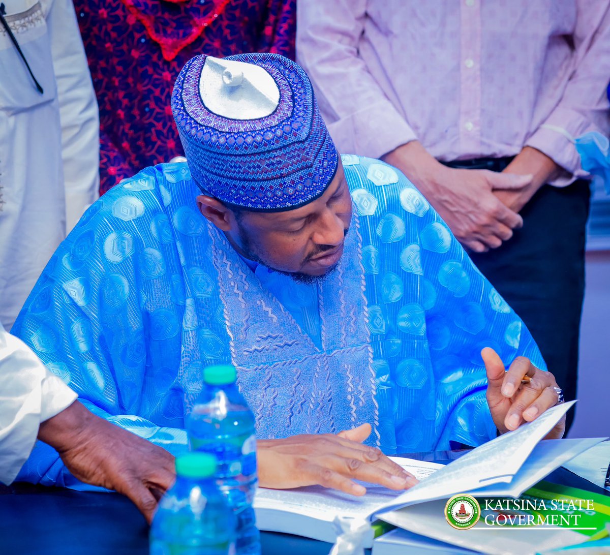 Miqdad_Jnr's tweet photo. Breaking News: The Executive Governor of Katsina State, Malam Dikko Radda, has put pen to paper and officially signed the Katsina State Development Plan vision for the years 2024 to 2043. This is a significant milestone for the state as it sets the course for its future growth and development.
