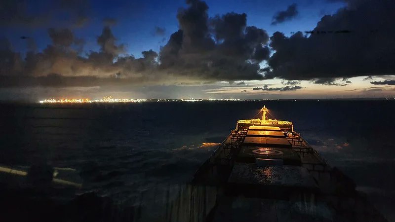praticagemdobr's tweet photo. Entrada de graneleiro no Porto do Pecém (CE).
24h, não para!
#praticagem #manobras #navio #portos #segurança #safety #pecem #ceara https://t.co/OFvzeYpfC0