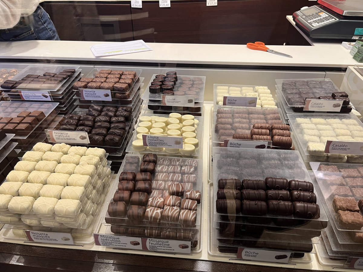 Final stop - Leonidas Chocolaterie🍫 #MalbankBelgium2024🇧🇪