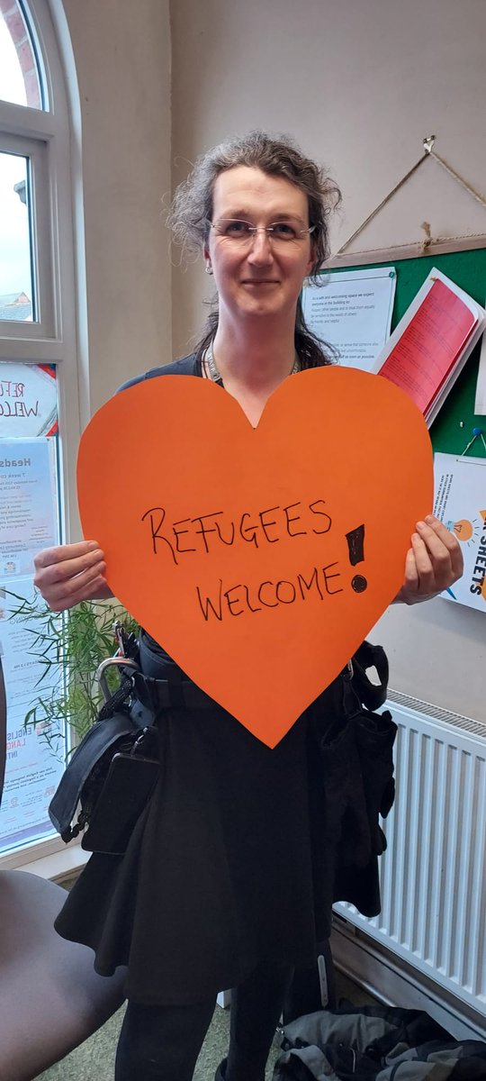 Great to take part in the Valentine's Day activity to support the #TogetherWithRefugees Campaign with staff, residents & volunteers of Abigail Housing and    #fairbeginshere #RefugeesWelcome @Oblongleeds
