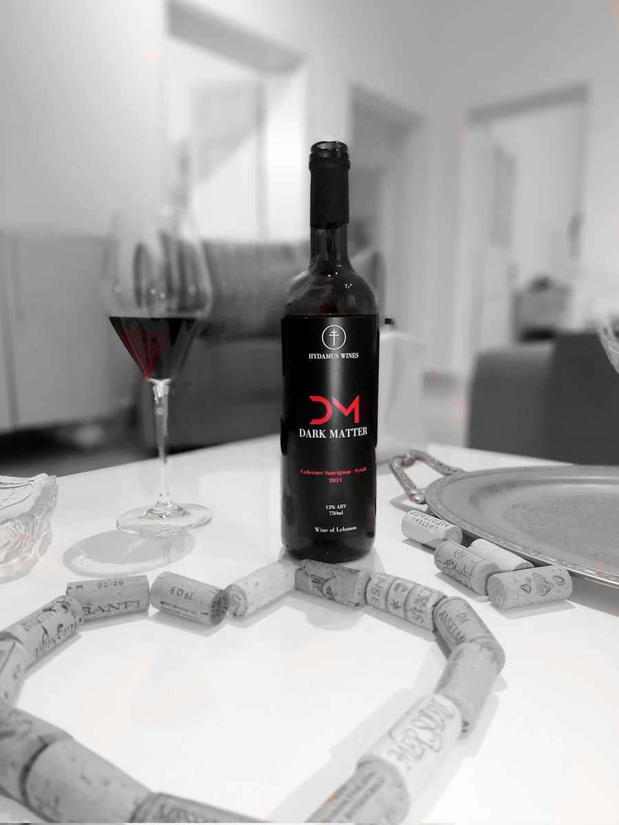 For the love of wine 🍷 Happy Valentine's ❤️ #valentinesday #wineandlove #lovewine #redwine #winepairing #winenight #cheers #winelover #winelove #valentineswine #foodiewine #wineloversunite #winephotography #wineoftheday #winecellar #winenotes #winedown #wineoclock