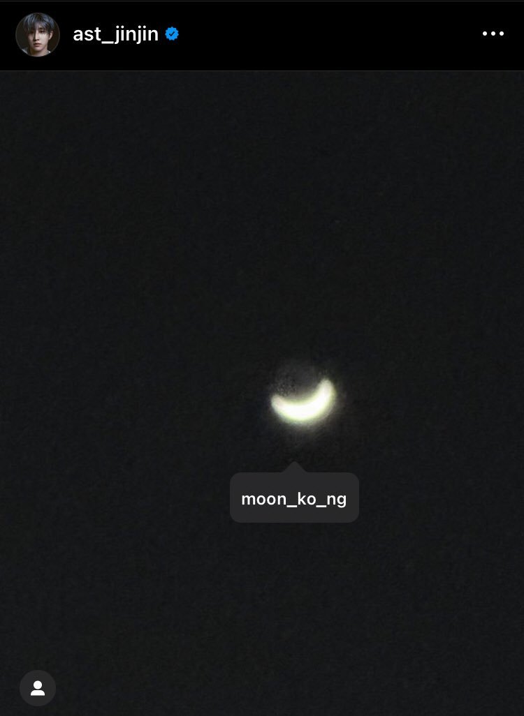 its beautiful we all think of the same person when we look at the moon 🤍