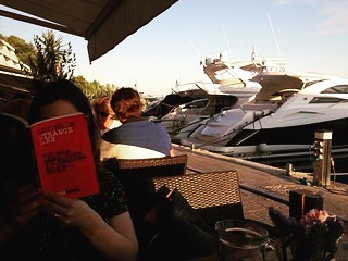 vivienlash's tweet photo. Love and murder are almost the same thing...Happy valentine’s day from #spyingonstrangemen #buyacopy #redroses are so suburban

#ValentinesDay https://t.co/b0qtIIPk0M
