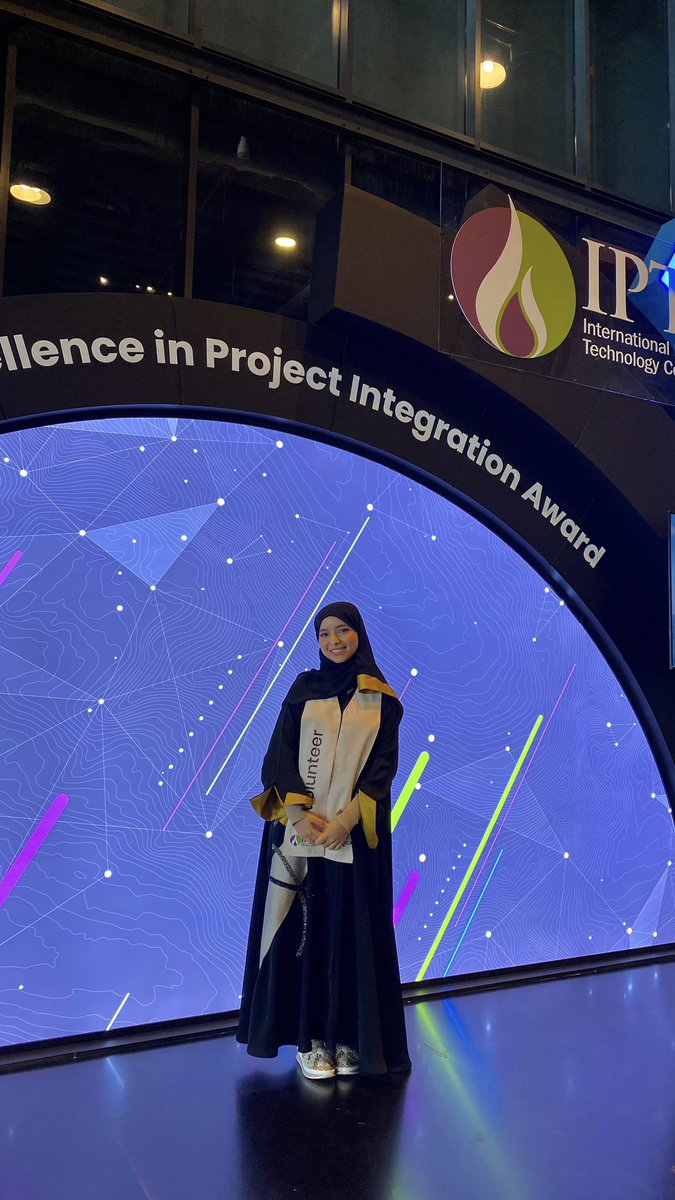 EffAey___'s tweet image. عدنا للتطوع مع مؤتمر البترول والتقنية العالمي في معارض الظهران💙
شكرًا فريق #IPTC !🙏🏼