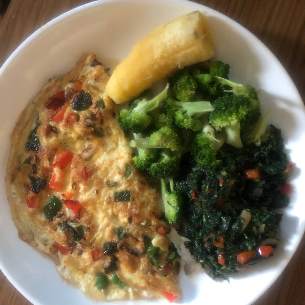 amerix's tweet photo. Whether you are on 2MAD or OMAD,

Eat a mindful portion of food.

One plate of food is enough.

Don't eat as if you are compensating.

Your stomach is not a drum.

Your anus has a narrow elastic limit. — you will tear it.

Don't eat like a glutton.

#BetterTogether https://t.co/mjwXjSXt29