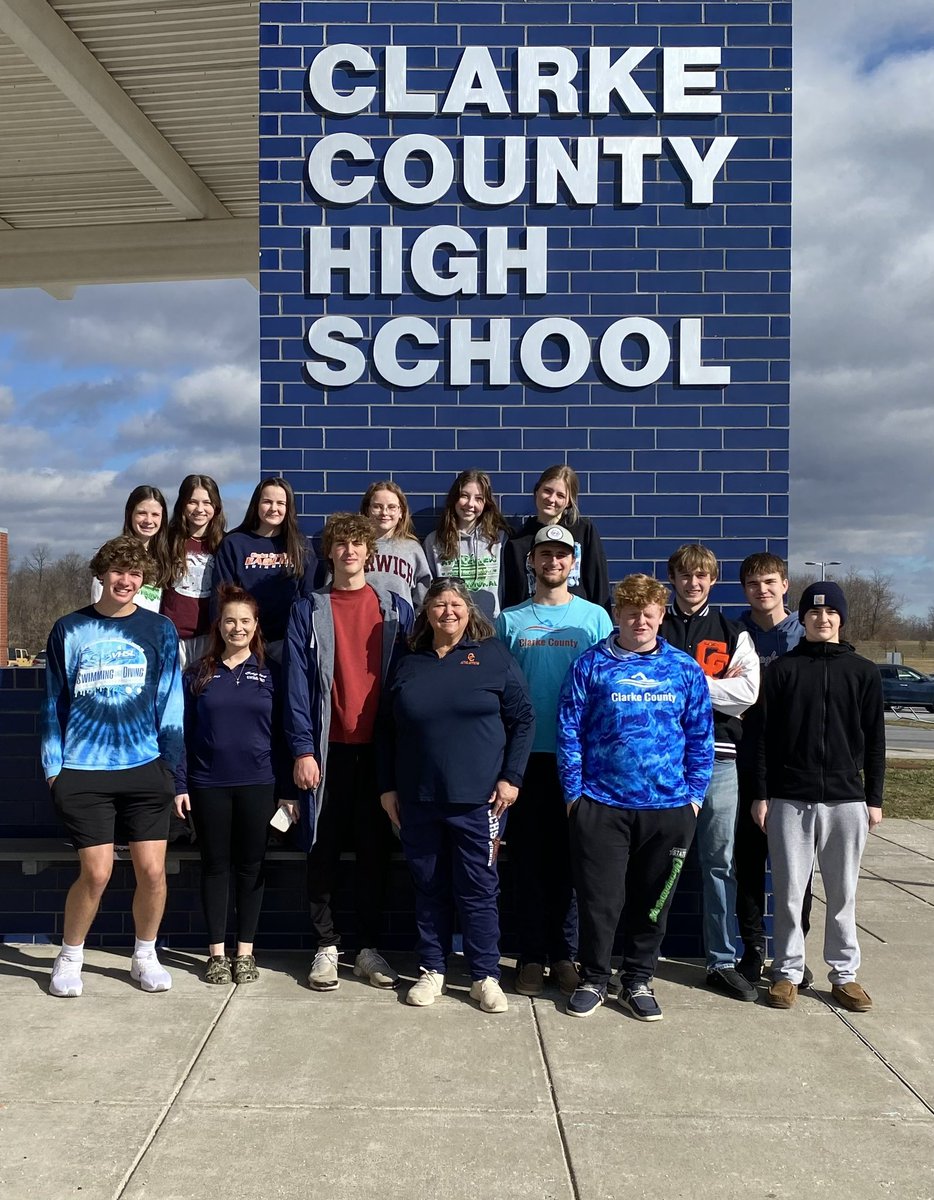 And we are off to Richmond… with a pit stop for a swim session at the WARF. It’s going to be a whirlwind 2 days, but we have a bus full of excited swimmers!