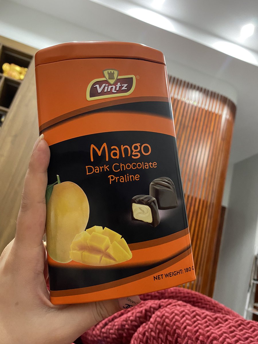 BenedictDa71496's tweet photo. Valentine này bạn đã nhận được món quà gì từ người ấy?
Một  chút Chocolate xoài cho tình iu ngọt ngào.
#TSSoc https://t.co/fwIZdqwZZx