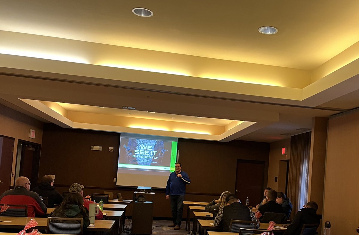 NKNorthernIL_WI's tweet photo. Wisconsin team members and @Insight_FS crop specialists are learning how to #energizeyourherd today! #Enogen
Ask your local crop specialist how Enogen fits on your #farm! https://t.co/8kse7UQu9k