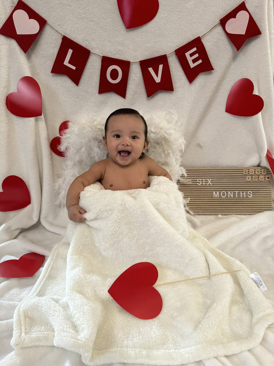 xbeautifullala's tweet photo. Watch out for Cupid this valentine 💘 https://t.co/FGOoQJ2W4I