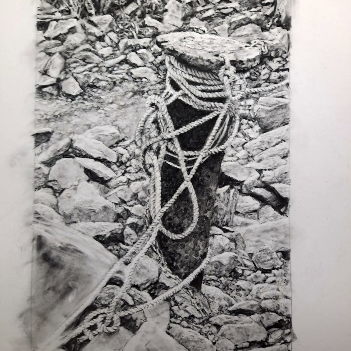 creativestates's tweet photo. More on the rocks in this work in progress.  

#charcoaldrawing #charcoal #Solva #pembrokeshire #nitramcharcoal #seascape #seaside #landscapedrawing https://t.co/zUGXeMQQ5p