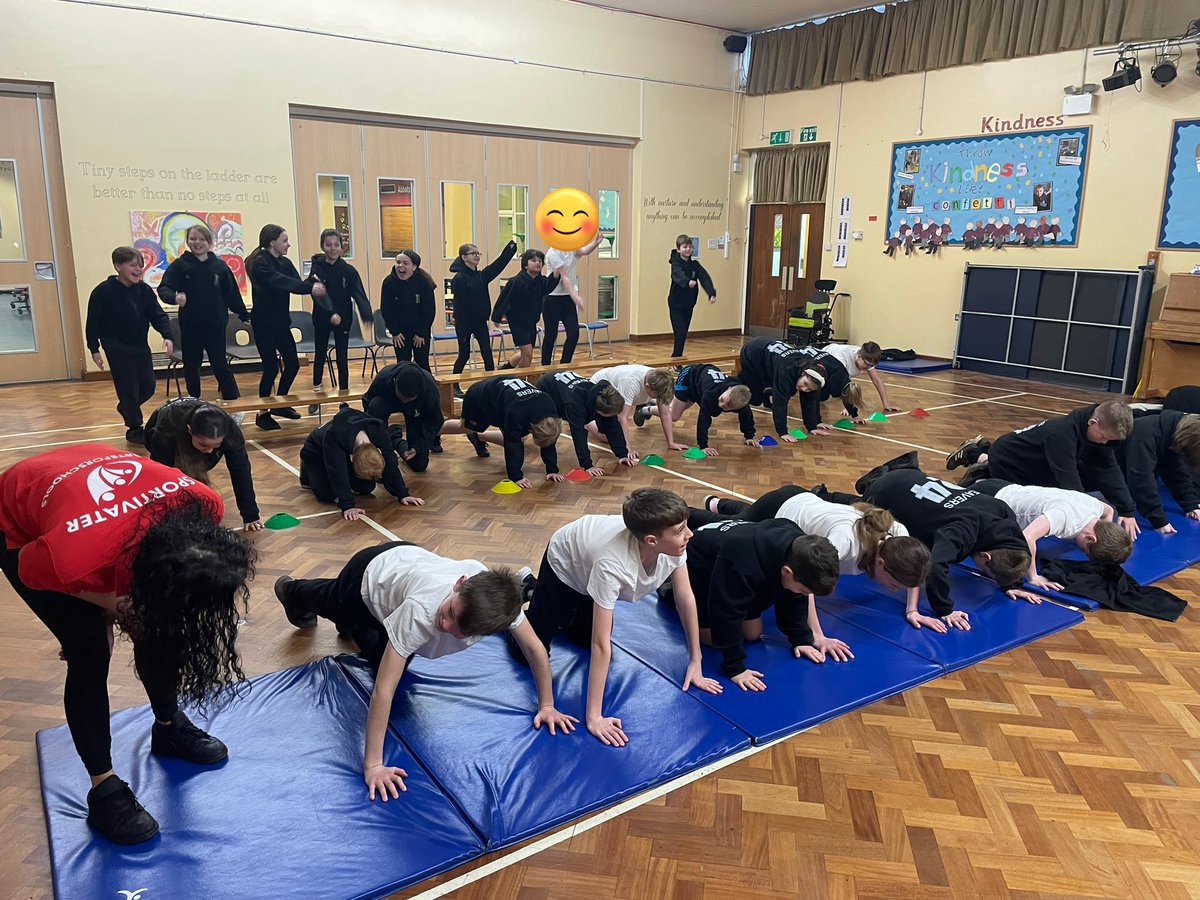 Miss Clutterbuck tweet media