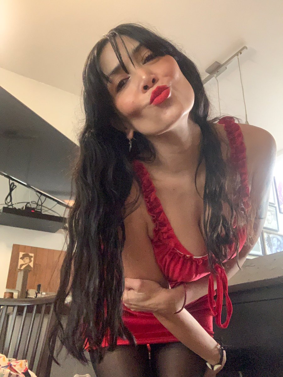 esthercitaromo's tweet photo. Feliz día del
Amor !!! #happyvalentines #collants #nylons #nylonfeet #nylonmodel#pantimedias #hosiery #nylonfeetmodel #calze #autoreggenti #nylonbeauty #leggies #longlegs
#feetsoles #piedi #pies #feetmodel https://t.co/TlnzvgWpnP