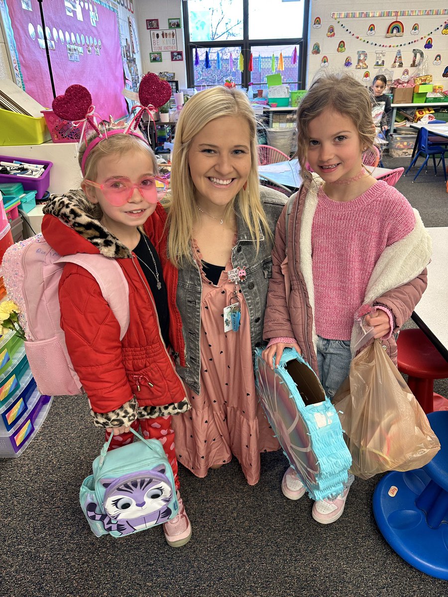 MissWeadock's tweet photo. Valentine’s Day with my little loves ❤️ https://t.co/6gakSnVJC3