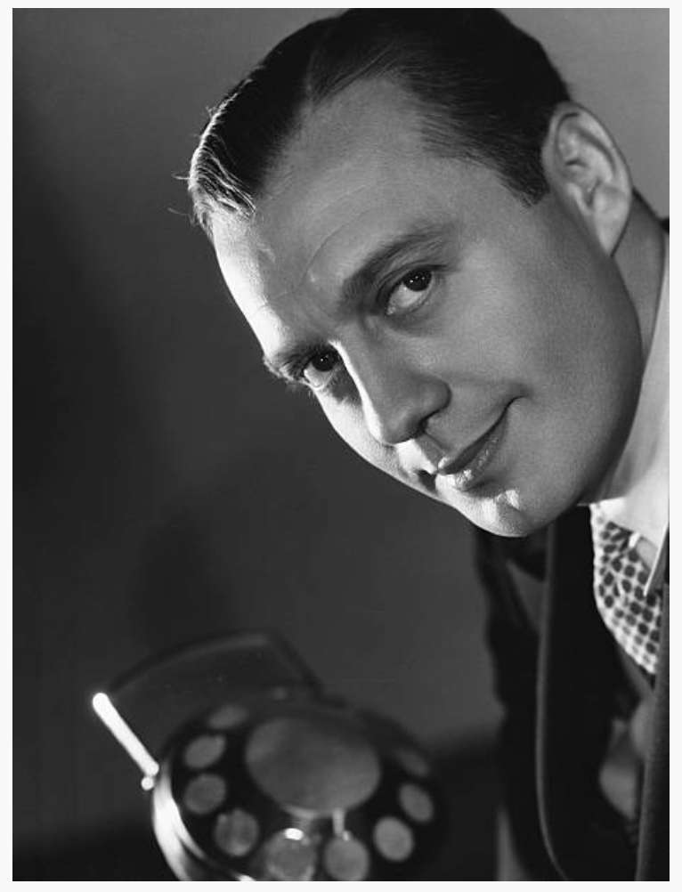 #BOTD one of the great figures of the Golden Age of Comedy (and a very funny man), Jack Benny. His TV is fine, but radio was his medium. Some of the best #OTR comedy every.

#happybirthday #JackBenny #comedy #GoldenAgeofComedy