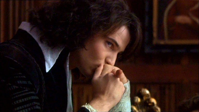 Daily early 2000s Tom Sturridge characters tweet media