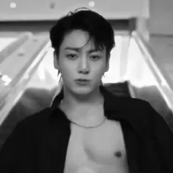 스투피드 tweet media
