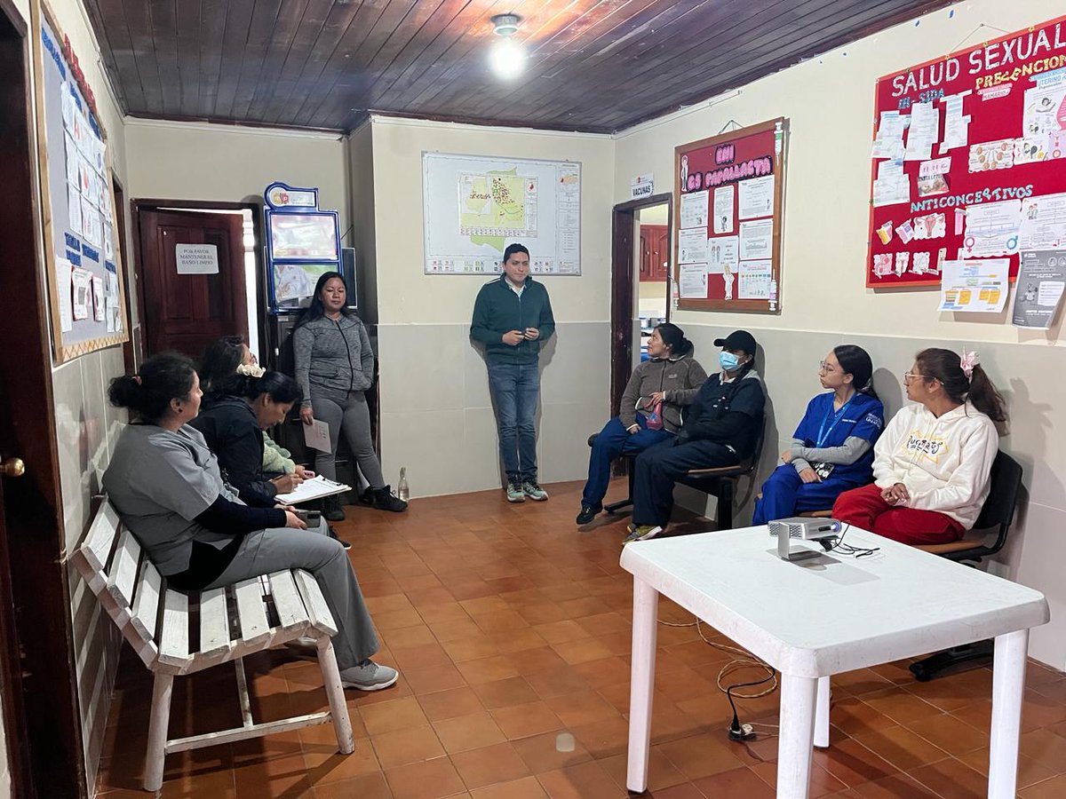 Salud_Napo's tweet photo. 1/2 #Quijos | Fortalecemos los servicios de salud con una buena gestión intercultural. En los Establecimientos de Salud Cuyuja y Papallacta se capacitó al personal sobre la autoidentificación étnica para la estadística diferenciada de los pueblos y nacionalidades... https://t.co/Q6ikECskn5