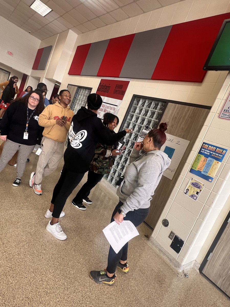 It’s another wonderful day of learning at <a href="/KleinIntKISD/">Klein Intermediate</a>! Student Engagement with a 90s theme? Count me in!