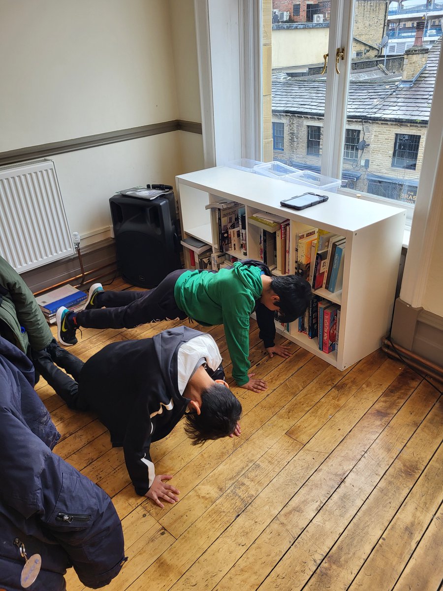 KammySiddique's tweet photo. Our second edition of the @JoinUsMovePlay Youth Design group took place at the #topoftown first at VR City then @assemblybd.
Young people tried out some physical digital games followed by playing on the BestLife app. https://t.co/0hNgoZ1y0P