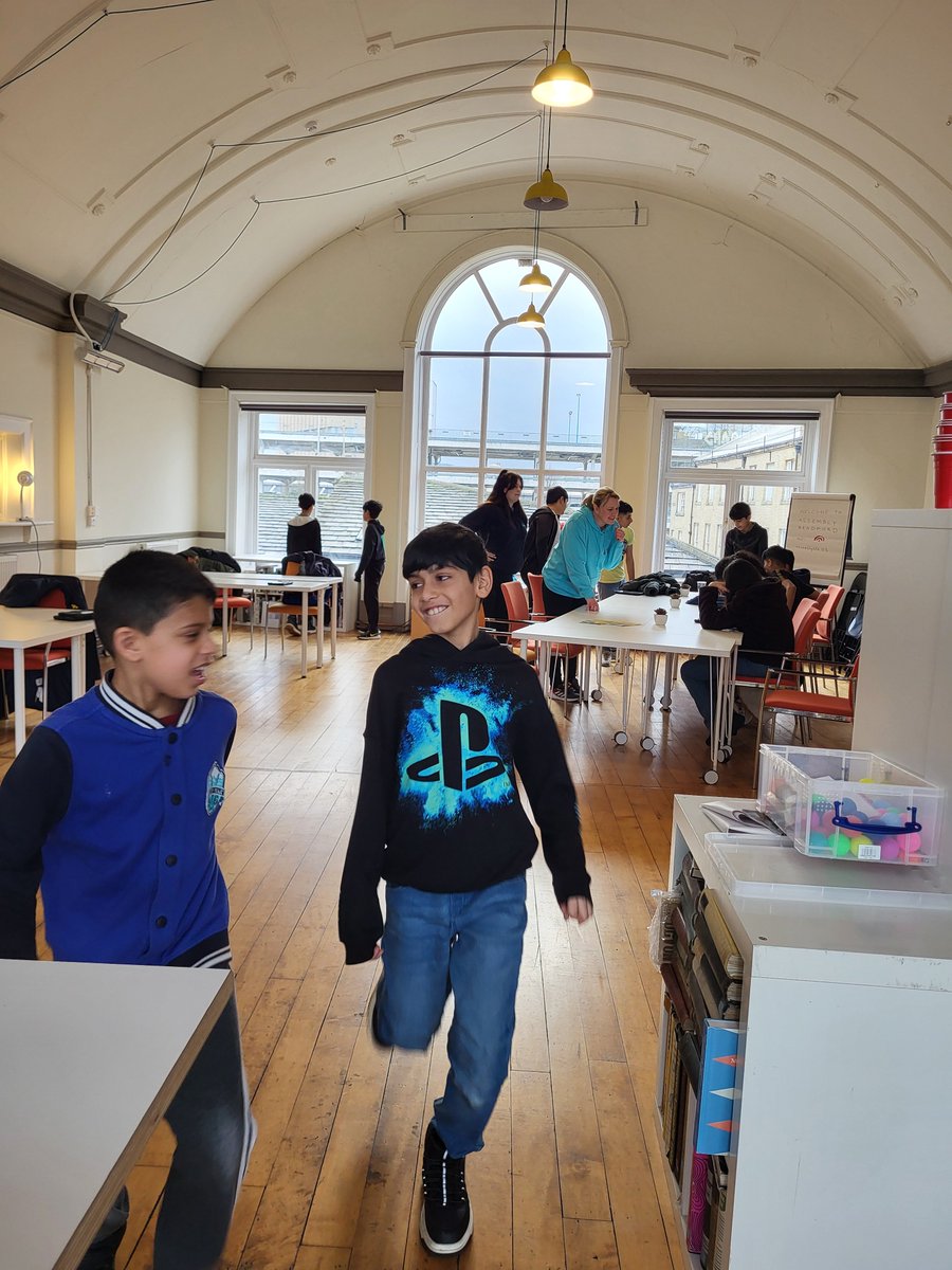 KammySiddique's tweet photo. Our second edition of the @JoinUsMovePlay Youth Design group took place at the #topoftown first at VR City then @assemblybd.
Young people tried out some physical digital games followed by playing on the BestLife app. https://t.co/0hNgoZ1y0P